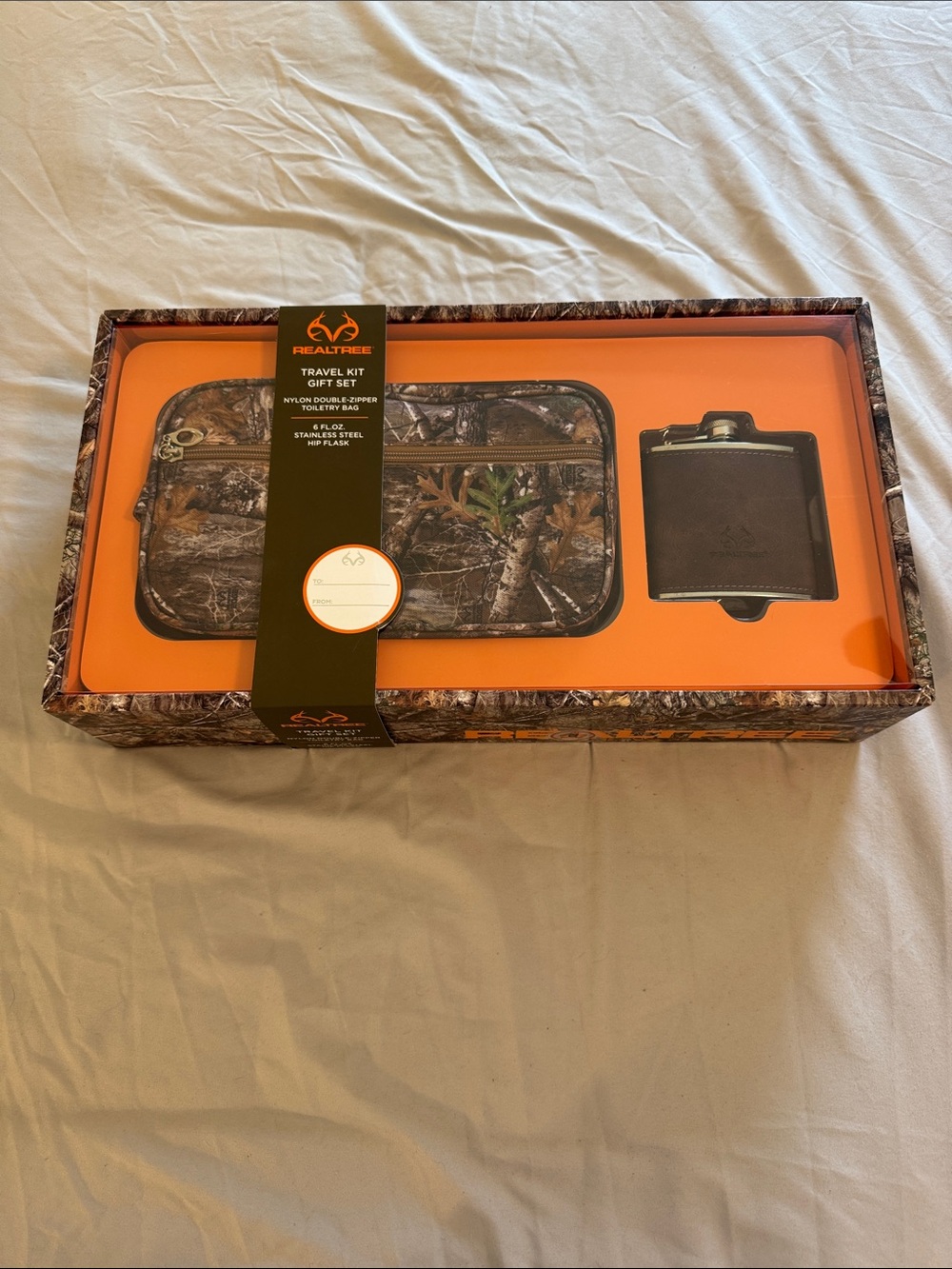 Realtree Camo Travel Gift Set with Nylon Double Zipper Toiletry Bag and Flask